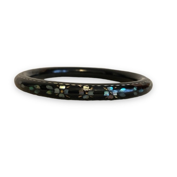 Vintage Jewelry - Vintage Bangle Bracelet Inlaid Abalone Floral Black Lacquer